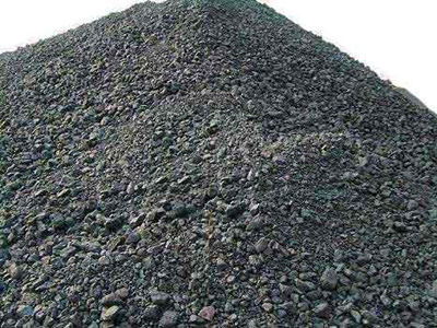 Montaña de hierro en China supera los 100 millones de tons