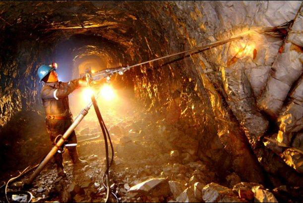 19 compañías extranjeras en la minería de Michoacán